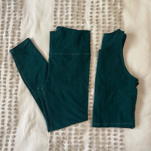 Vuori Pants - Vuori Teal Leggings and Top Set